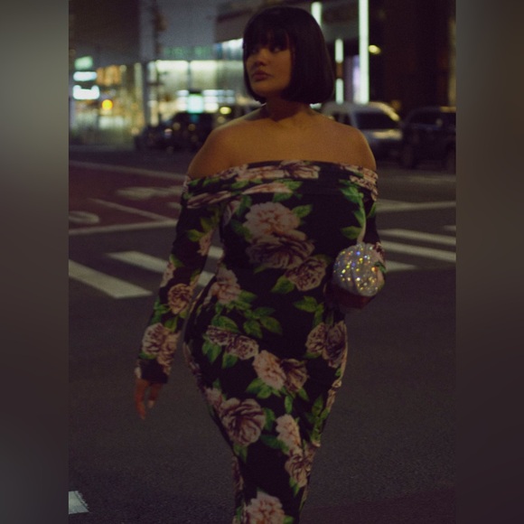 WITH TAGS AFRM LONG SLEEVE OFF THE SHOULDER MESH MAXI DRESS in BLK MOTIF sz S - Picture 5 of 11